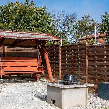 Romantic Jacuzzi Hideaway Near Heviz Rezi Exterior photo