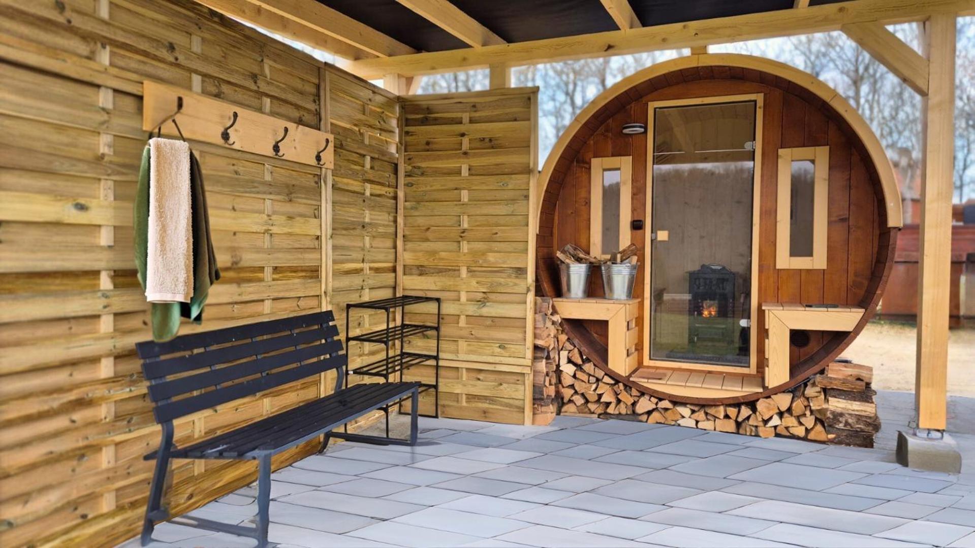 Romantic Jacuzzi Hideaway Near Heviz Rezi Exterior photo